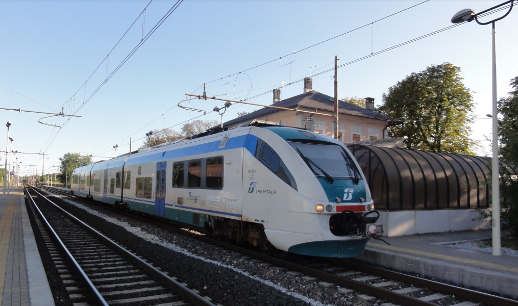 Immagine per Maltempo, guasto sulla ferrovia tra Monfalcone e Aurisina: treni in tilt per ore